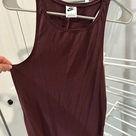 Nike Tank Top - Picture 1 of 3